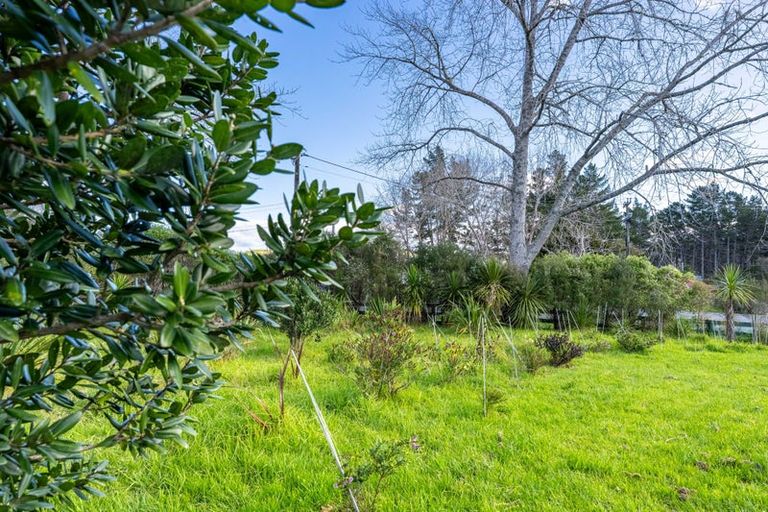 Photo of property in 3241 Paparoa-oakleigh Road, Paparoa, 0571