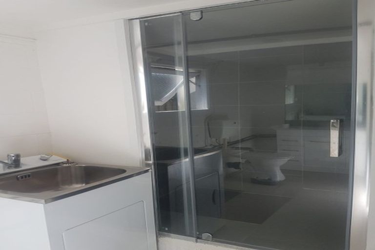 Photo of property in 20 Woodford Avenue, Henderson, Auckland, 0610