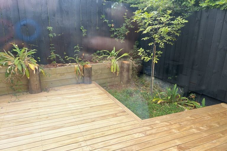 Photo of property in 35c Cedar Heights Avenue, Massey, Auckland, 0614