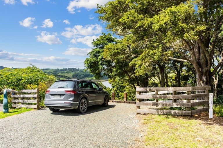 Photo of property in 205 Takahoa Drive, Kaiwaka, 0573