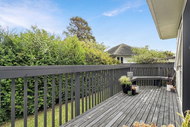 Photo of property in 1/49 Strid Road, Te Atatu South, Auckland, 0610