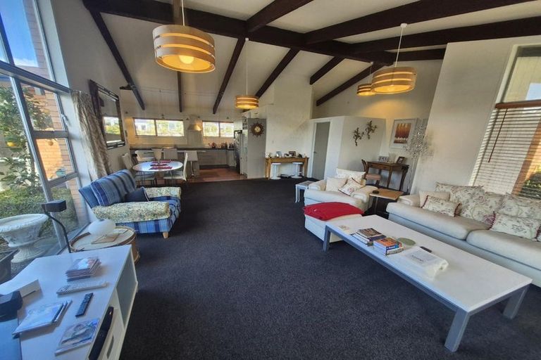 Photo of property in 8 Saint James Avenue, Papanui, Christchurch, 8053