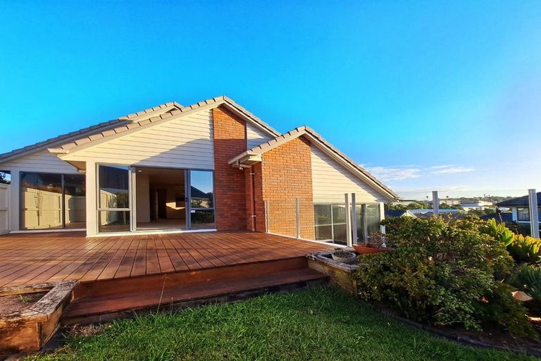 Photo of property in 18 Sharples Place, Somerville, Auckland, 2014