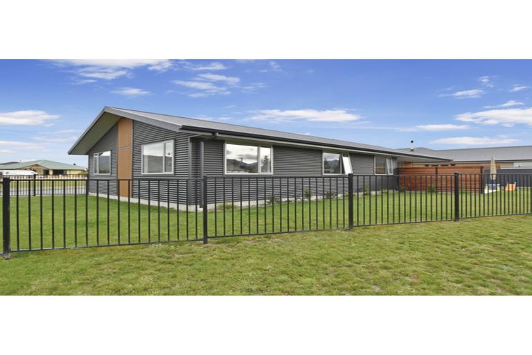 Photo of property in 20 Lakeland Avenue, Twizel, 7901