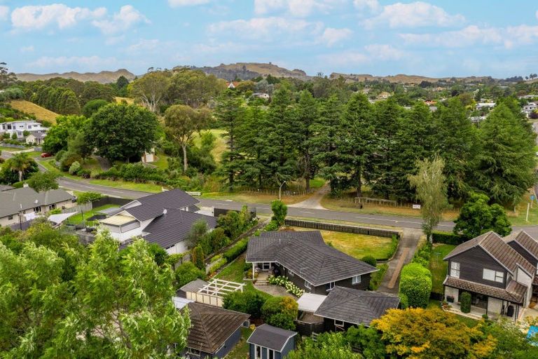 Photo of property in 42 Iona Road, Havelock North, 4130