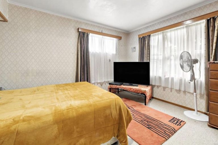 Photo of property in 42 Russell Road, Manurewa, Auckland, 2102