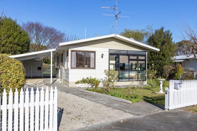 Photo of property in 15 Baillie Crescent, Carterton, 5713