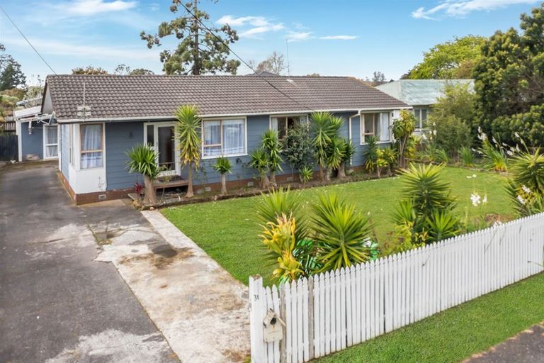 Photo of property in 31 Border Road, Henderson, Auckland, 0612