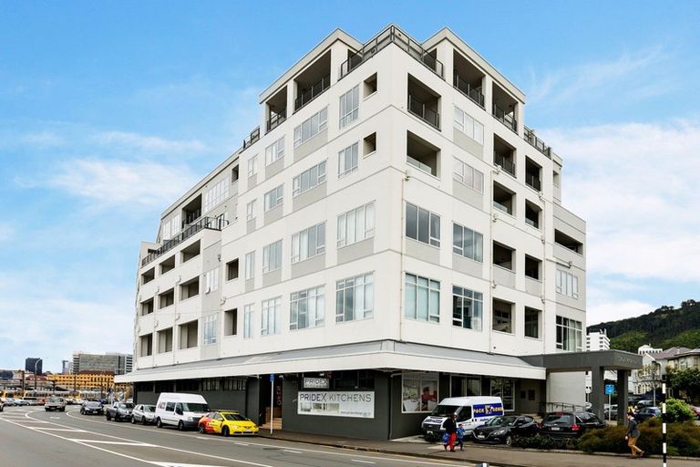Photo of property in Stadium Garden Flats, 314/107 Thorndon Quay, Pipitea, Wellington, 6011