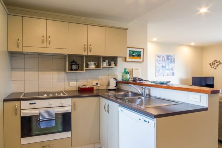 Photo of property in Beachpoint Apartments, 2/5 West End Road, Ohope, 3121