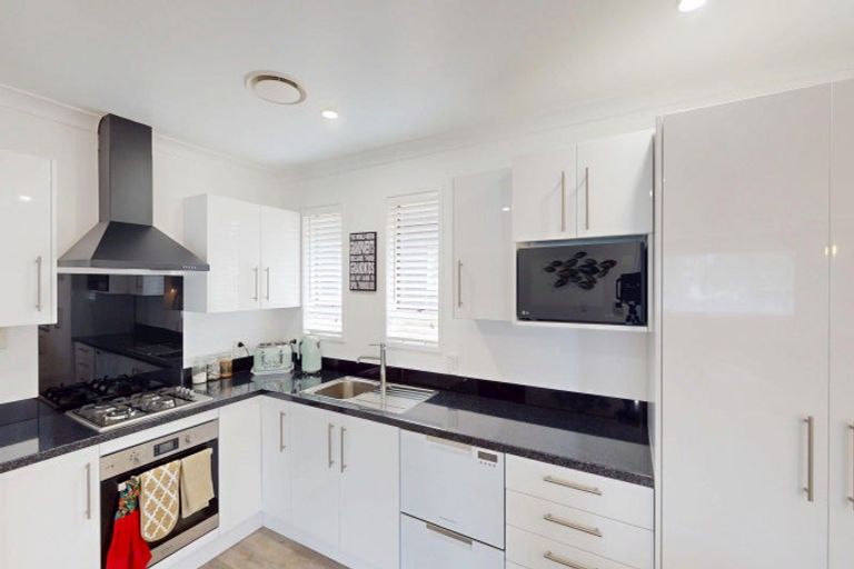 Photo of property in 135 Rua Avenue, Waitarere Beach, Levin, 5510