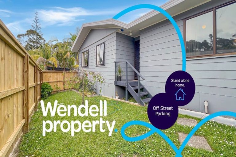 Photo of property in 7 Angeline Place, Massey, Auckland, 0614