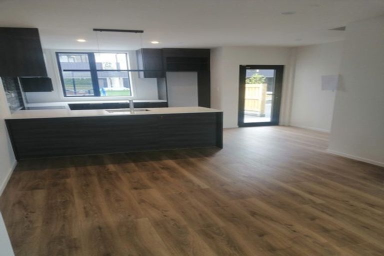 Photo of property in 3/28 Pennant Street, Long Bay, Auckland, 0630