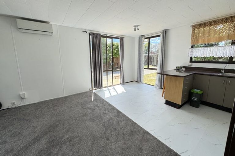 Photo of property in 121 Shifnal Drive, Randwick Park, Auckland, 2105