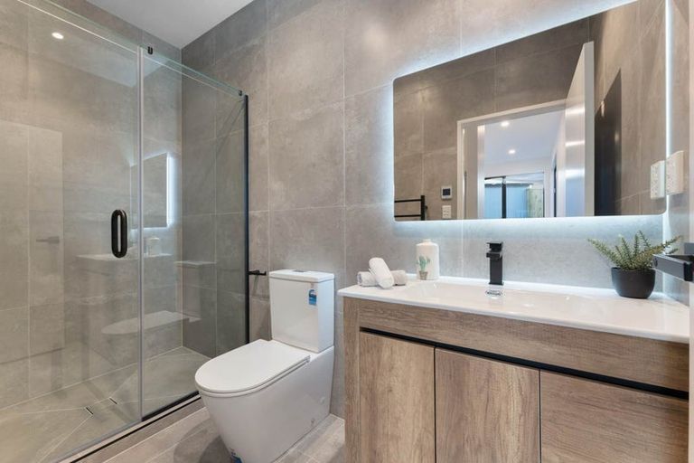 Photo of property in 18 Papai Lane, Massey, Auckland, 0614