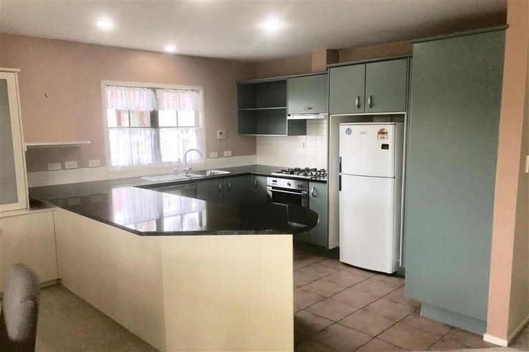 Photo of property in 28 Parkwood Crescent, Gulf Harbour, Whangaparaoa, 0930