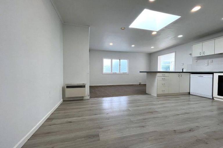 Photo of property in 26 Bucklands Beach Road, Bucklands Beach, Auckland, 2012