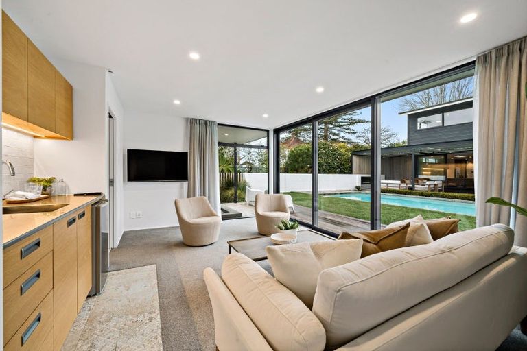 Photo of property in 106a Godden Crescent, Mission Bay, Auckland, 1071