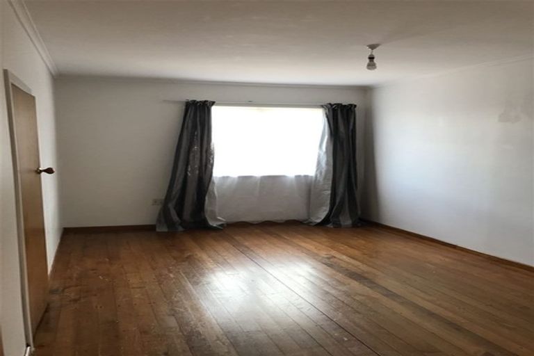 Photo of property in 805 Te Atatu Road, Te Atatu Peninsula, Auckland, 0610