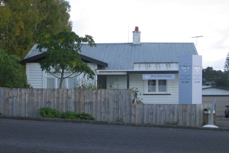 Photo of property in 179 Titirangi Road, New Lynn, Auckland, 0600