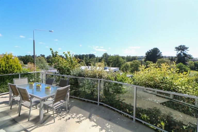 Photo of property in 92 Douglas Street, Highfield, Timaru, 7910