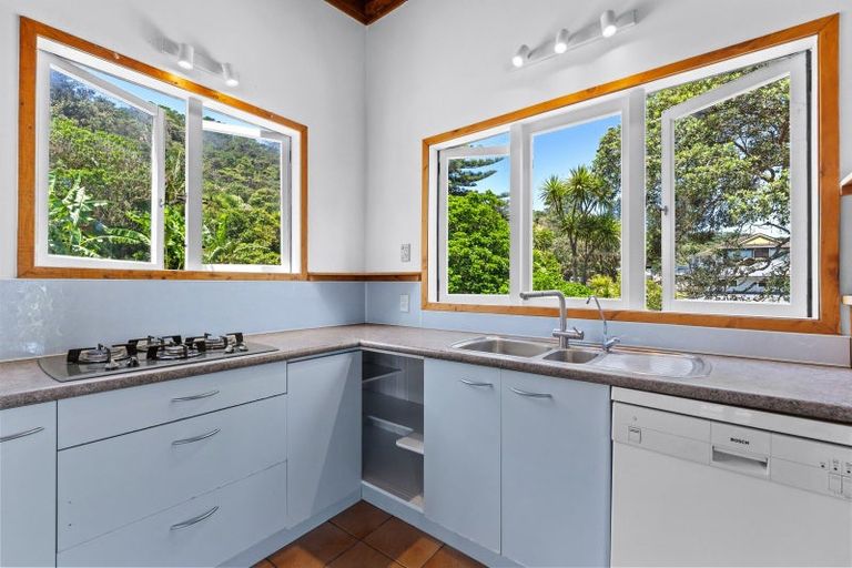 Photo of property in 352 Motutara Road, Muriwai, 0881