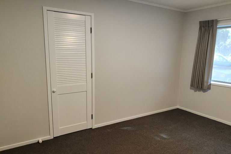 Photo of property in 50 Redlands Grove, Swanson, Auckland, 0612