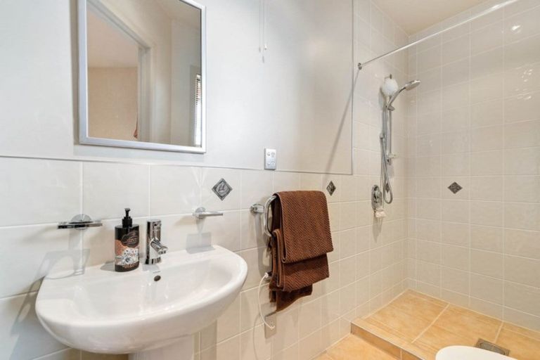 Photo of property in 16 Walnut Grove, Alexandra, 9320