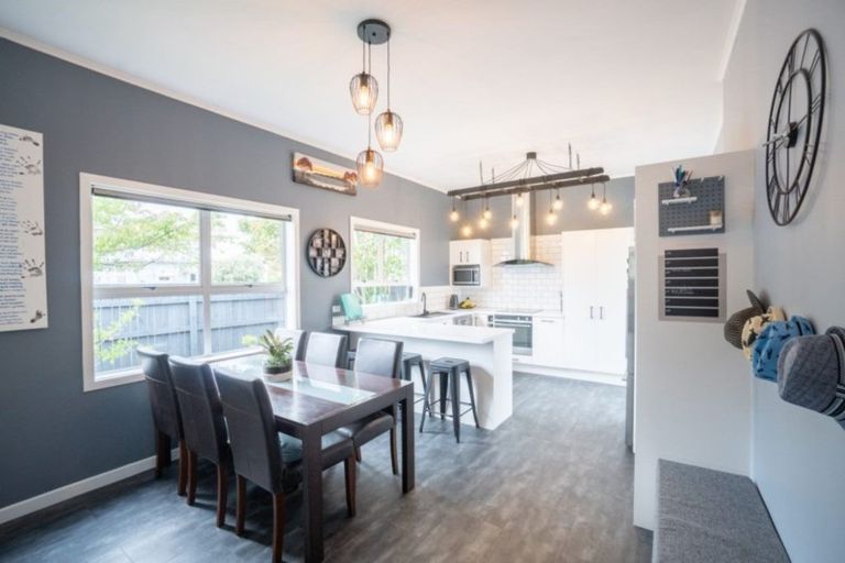 Photo of property in 46 Kingswood Street, Takaro, Palmerston North, 4412