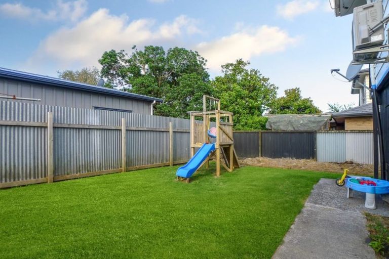 Photo of property in 2/37 Mcleod Road, Weymouth, Auckland, 2103