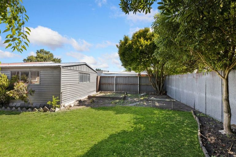Photo of property in 8 Davidson Crescent, Hornby, Christchurch, 8042