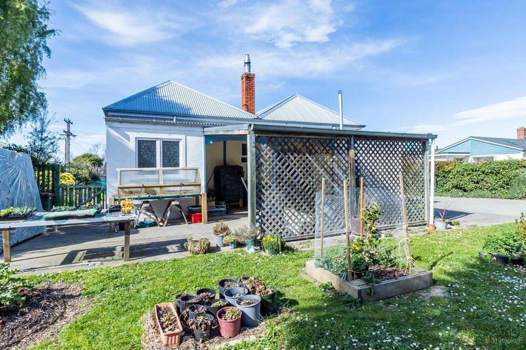 Photo of property in 2 Point Bush Road, Waimate, 7924