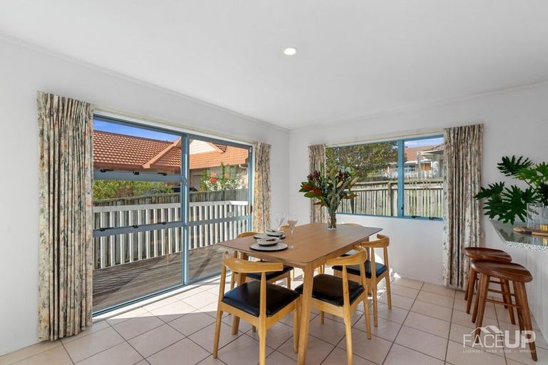 Photo of property in 1b Picasso Drive, West Harbour, Auckland, 0618