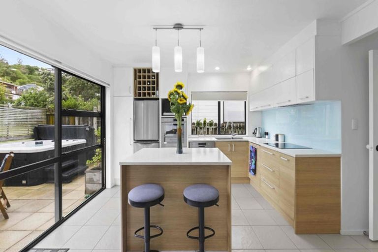 Photo of property in 42a Matakatia Parade, Matakatia, Whangaparaoa, 0930