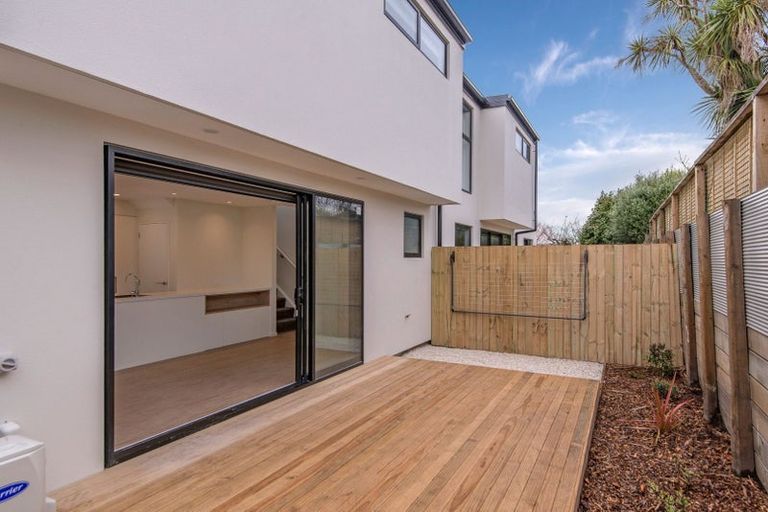 Photo of property in 2/15 Waltham Road, Sydenham, Christchurch, 8023