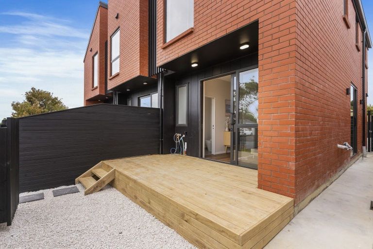 Photo of property in 121a Reeves Road, Pakuranga Heights, Auckland, 2010