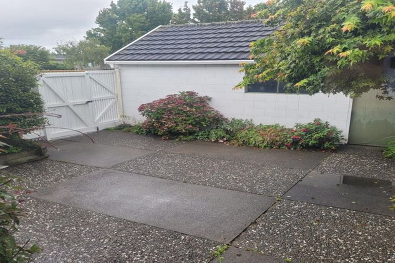 Photo of property in 16 Freebairn Street, Redwood, Christchurch, 8051