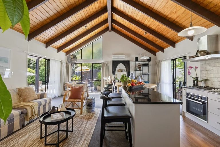 Photo of property in 19 Thames Street, Welbourn, New Plymouth, 4310