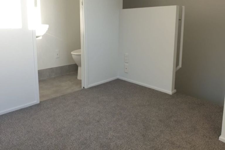 Photo of property in 1a/30 Westward Ho, Glen Eden, Auckland, 0602