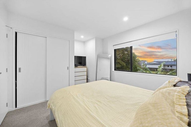 Photo of property in 5/9 Flanshaw Road, Te Atatu South, Auckland, 0610