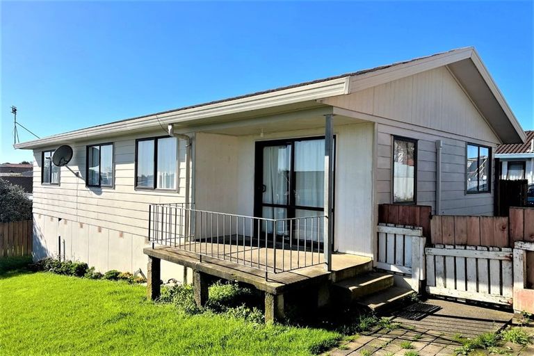 Photo of property in 4/1 Rebecca Rise, Weymouth, Auckland, 2103
