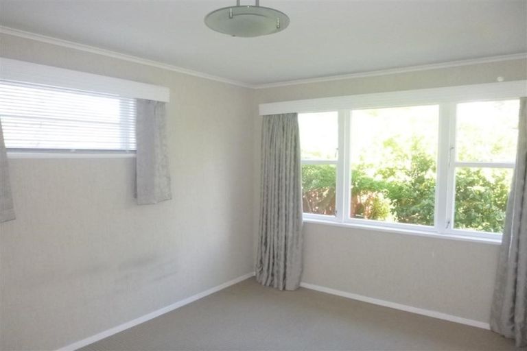 Photo of property in 124 Cambridge Terrace, Fairfield, Lower Hutt, 5011