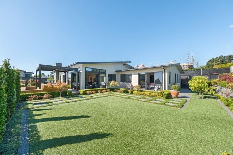 Photo of property in 19 Kotare Drive, Waiwhakaiho, New Plymouth, 4312