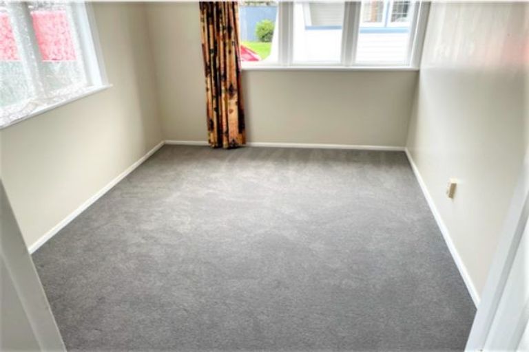 Photo of property in 33 Hardy Street, Waterloo, Lower Hutt, 5011