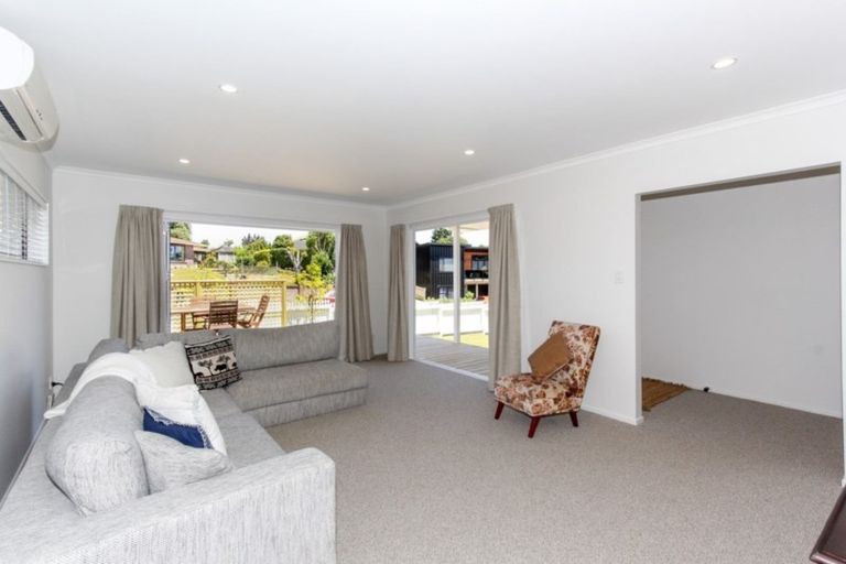 Photo of property in 60 Karina Road, Merrilands, New Plymouth, 4312