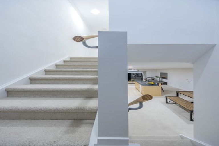 Photo of property in 1/4 Charlenne Close, Ranui, Auckland, 0612