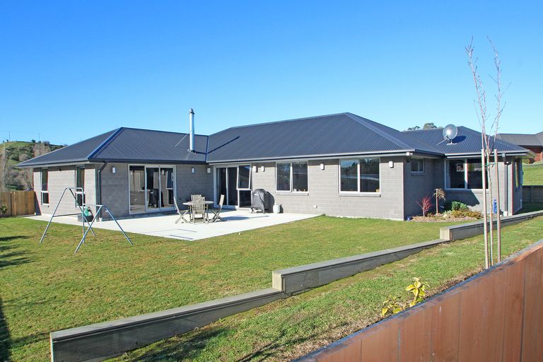 Photo of property in 32 Blue Stone Drive, Waiareka Junction, Oamaru, 9401