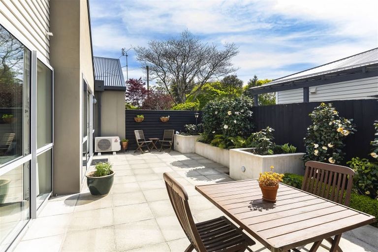 Photo of property in 2/2 Hamilton Avenue, Ilam, Christchurch, 8041