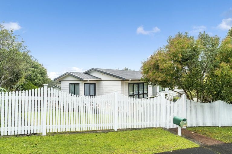 Photo of property in 50 Rhinevale Close, Henderson, Auckland, 0612