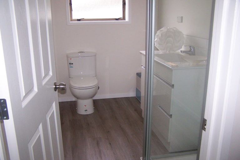 Photo of property in 1/38 Curacao Place, Half Moon Bay, Auckland, 2012